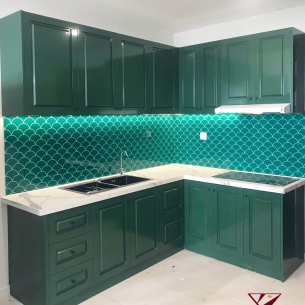 Tủ bếp Sơn 2K kết hợp cánh huỳnh pano