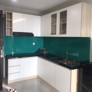 Tủ bếp tiêu chuẩn  chữ  góc chữ L với chất liệu ván MDF chống ẩm