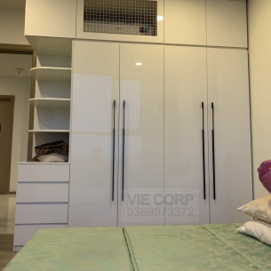 Tủ quần áo cánh Acrylic bóng trắng